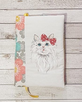 Рисувана подвързия за книга "Коте с панделка"