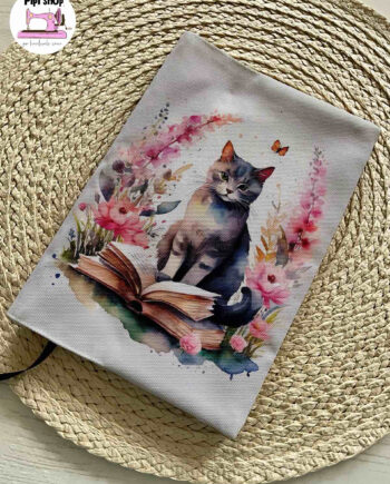 Приказна подвързия за книга „Коте сред истории“